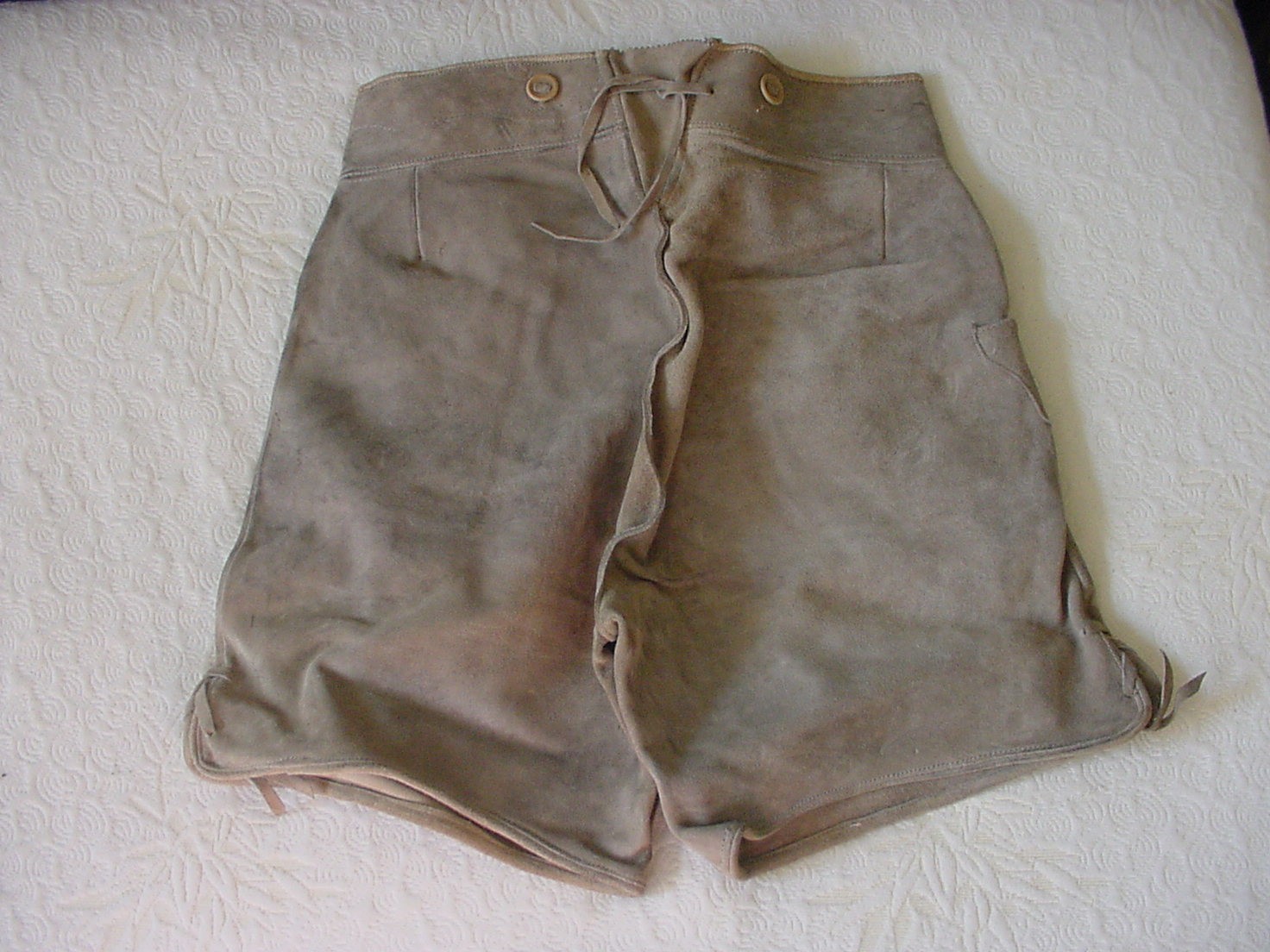 German Lederhosen Oktoberfest Mens Suede Light Grey US waist 28-30 EU size 43