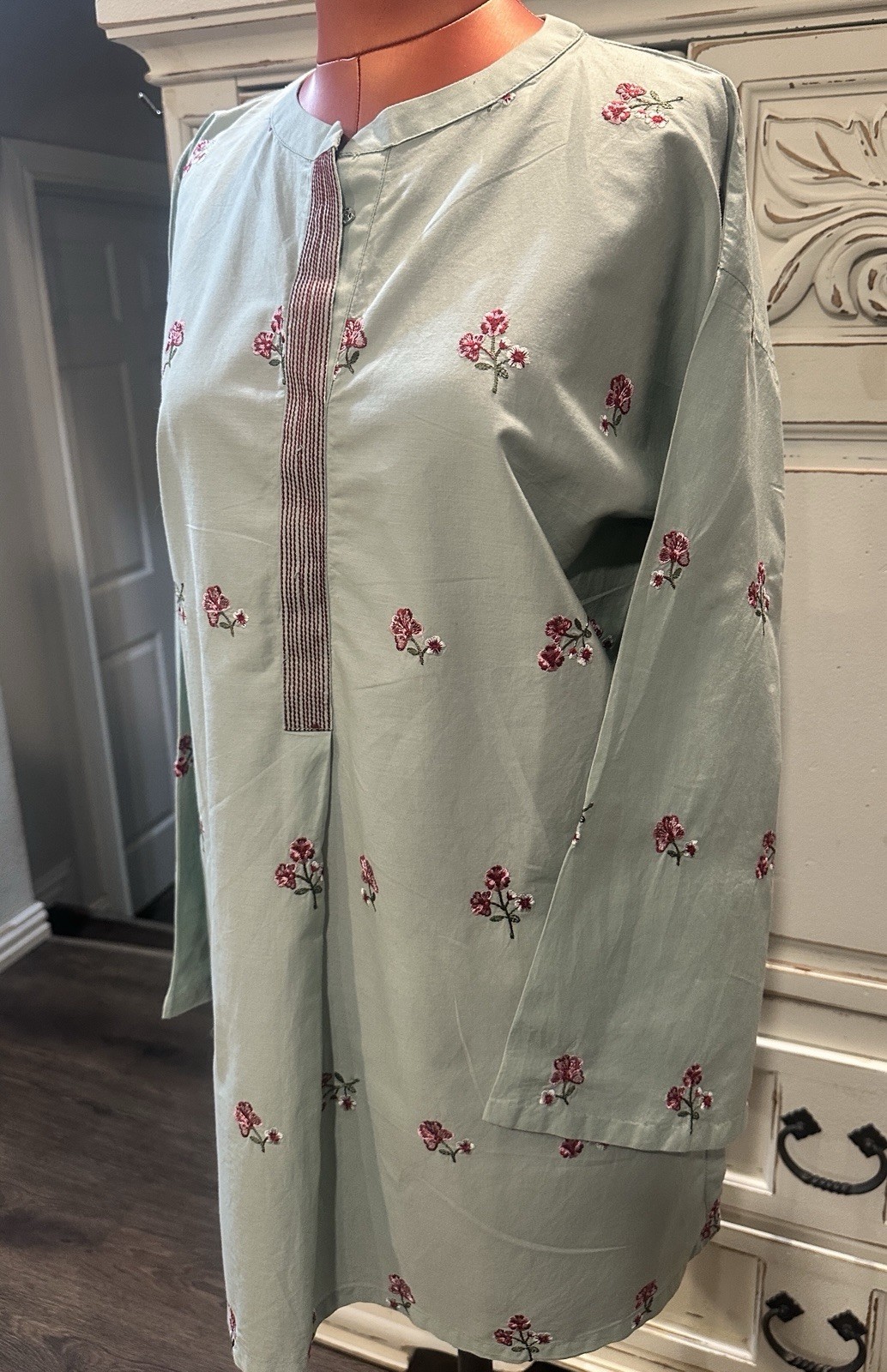 Light Pistachio Green Floral Print Long Sleeve women’s top/Kurti Traditional