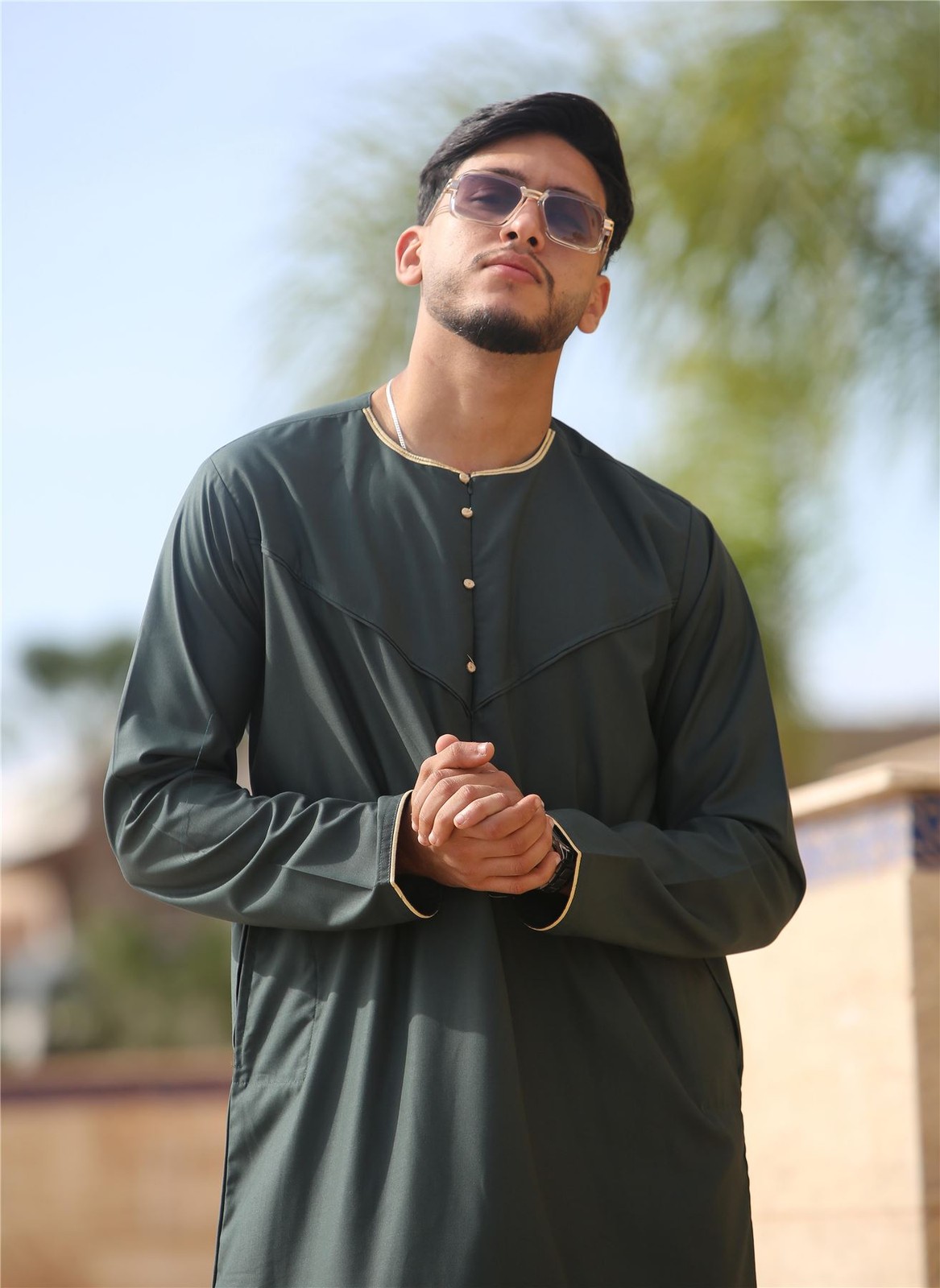 OE-300 – Men’s Green Emirati Omani Thobe Gold Embroidery