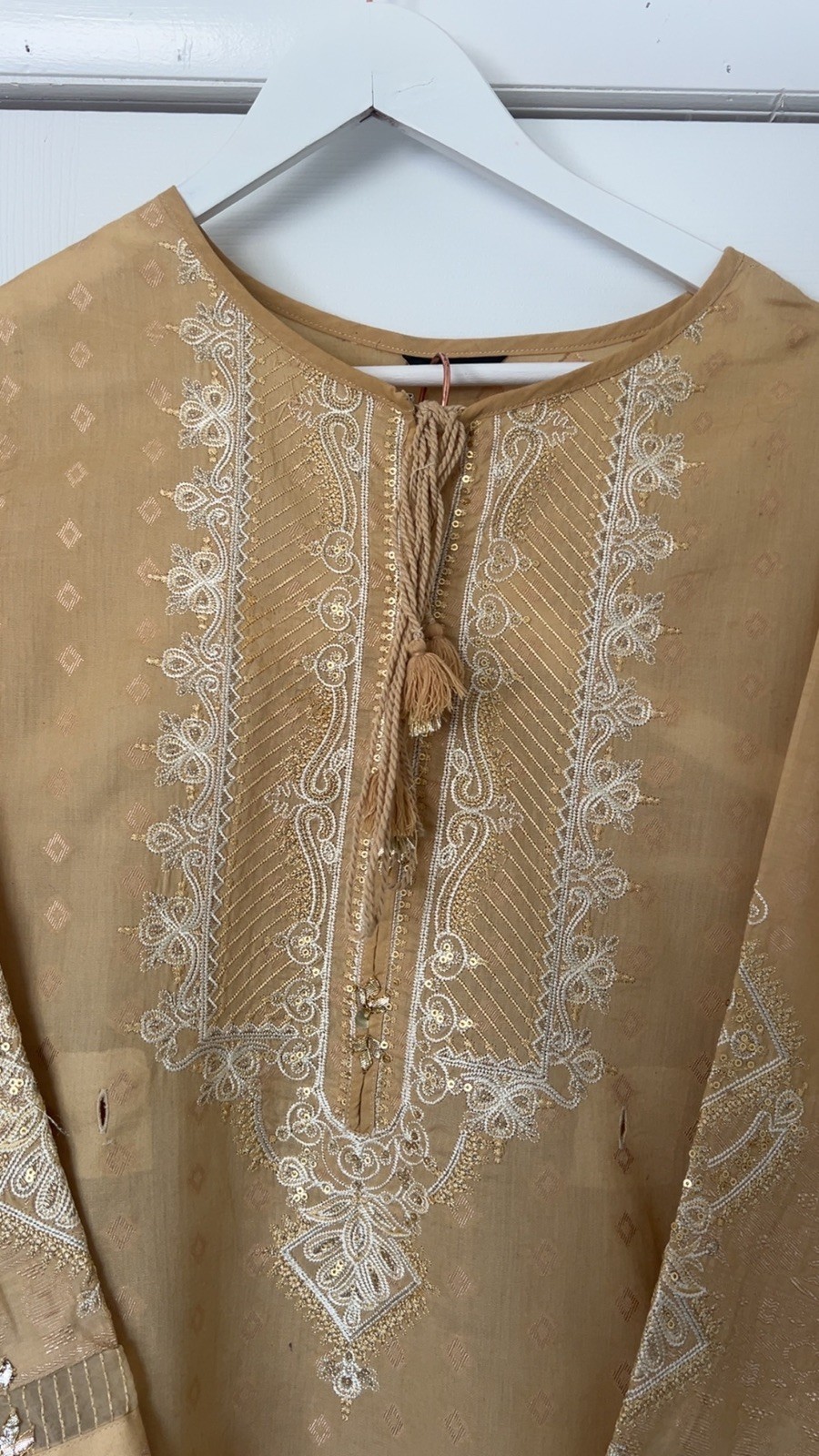 Sapphire casual 3 piece ready to wear shalwar kameez for sale!
