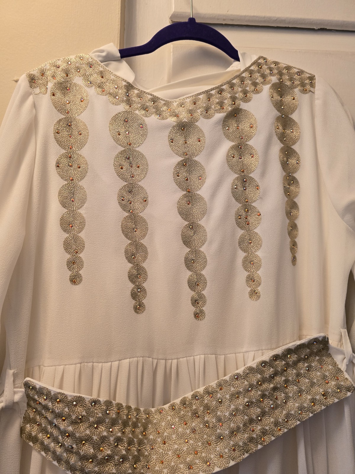 Al Karnak Women’s White/Gold Embellished Jordanian Kaftan Gown Size 4