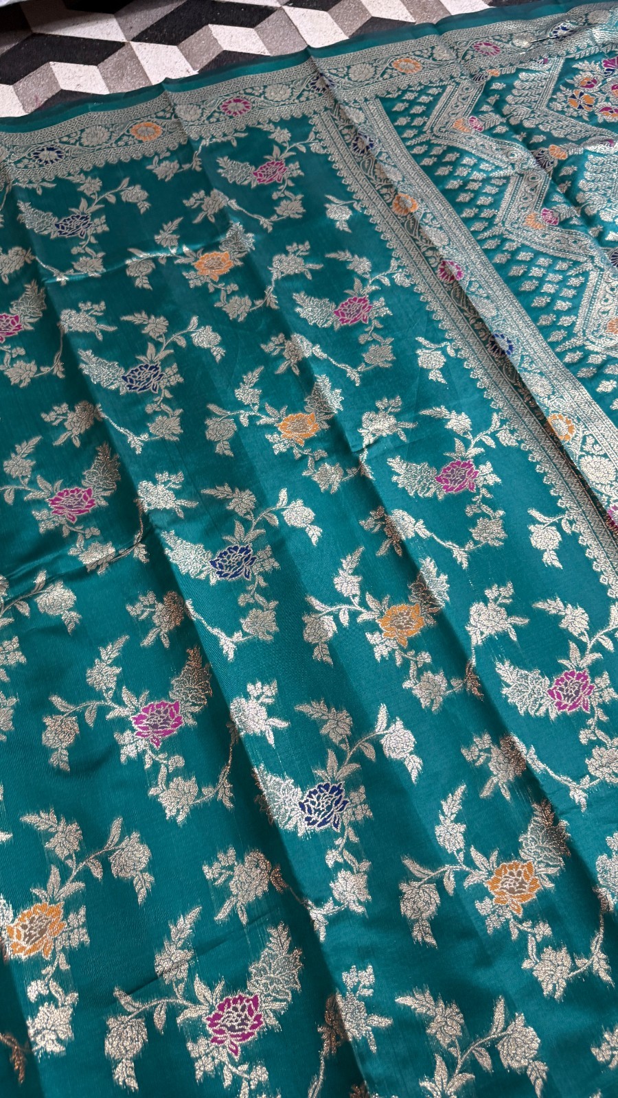 Luxury Teal Georgette Silk Saree with Intricate Floral Zari Weaving