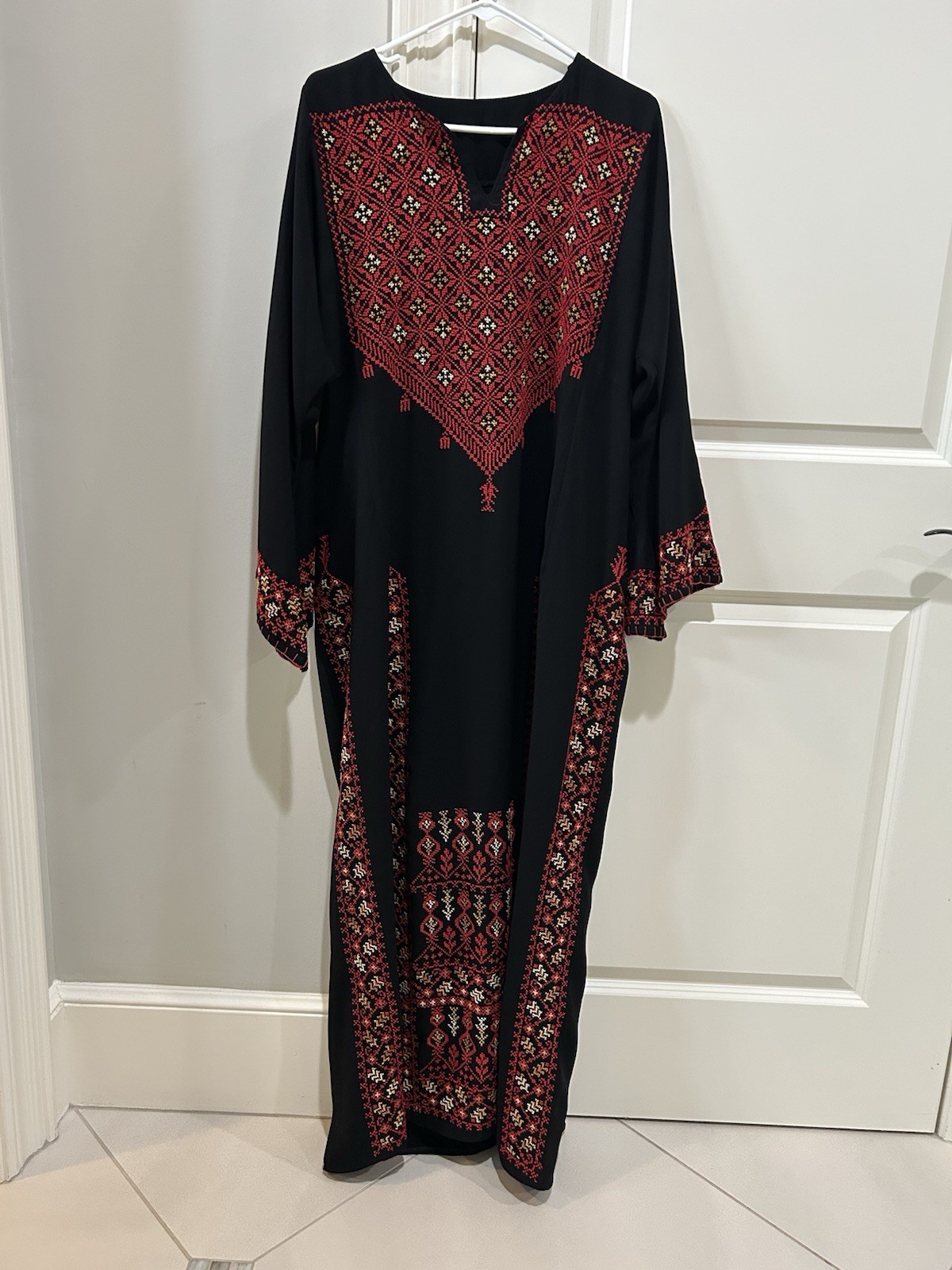 Handmade Tatreez Embroidery Palestinian Thoub / Large /