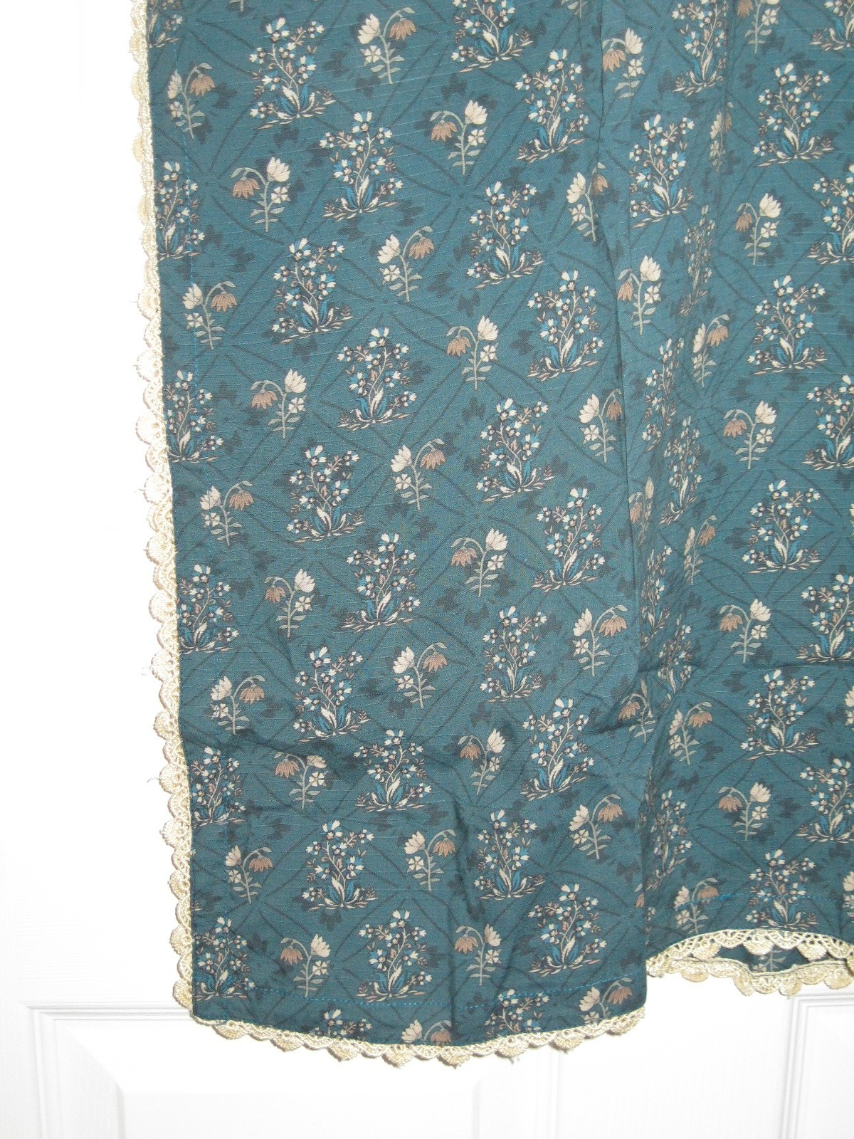 New 2 Pc Pakistani Print Lawn Kurti Trousers Suit Scalloped Trim Sage Size L