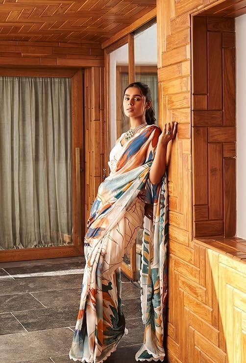Women’s Farewell Floral Print Sarees With Lace Border & Unstitched Blouse Piece