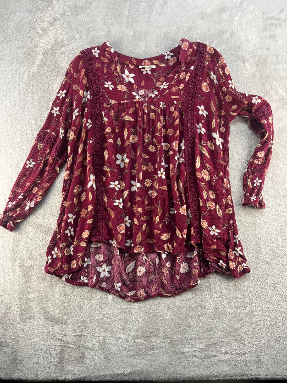 Belle Du Jour Floral Blouse Womens Small Red Long Sleeve V-Neck Boho Casual