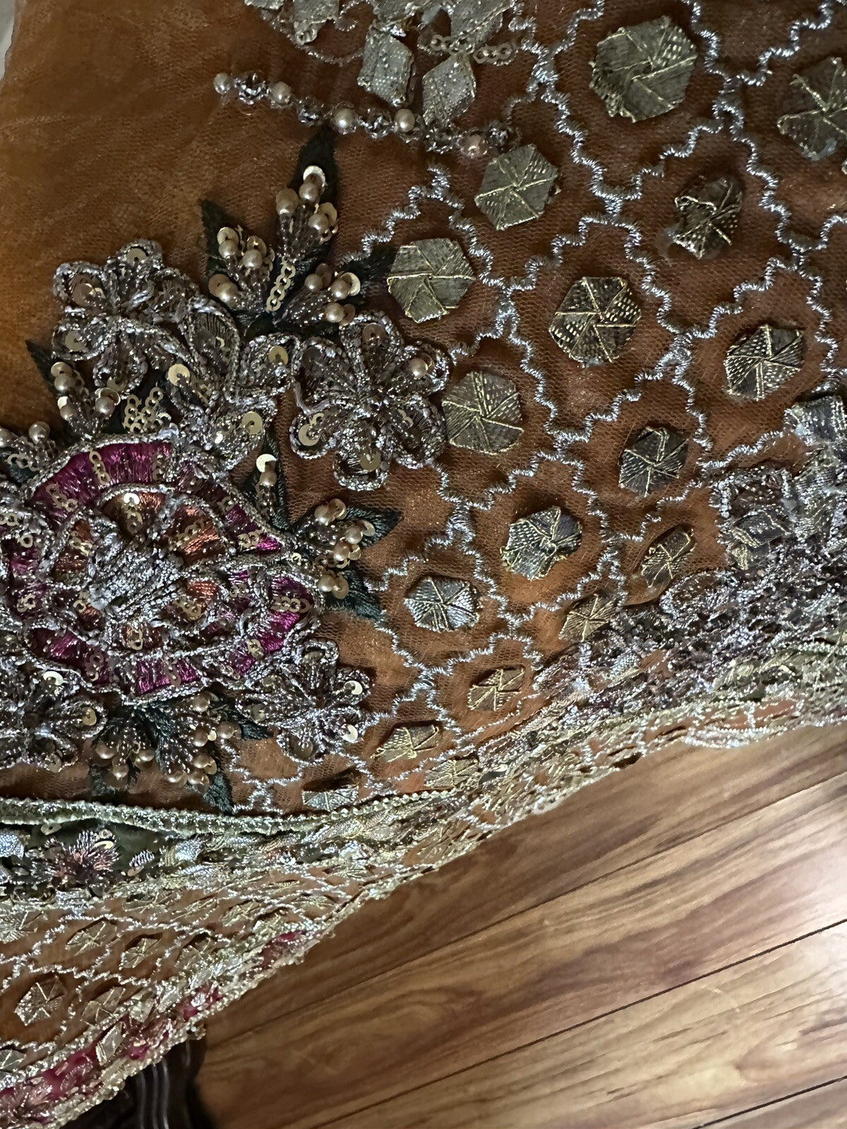 Three-piece fancy Guria medium size just size 18 inch Length 36 Inch