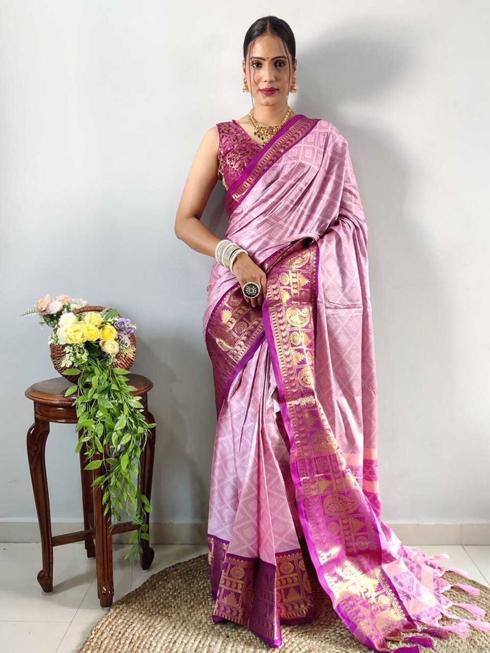 Woven Kanjivaram Jacquard, Pure Silk Saree (Magenta)