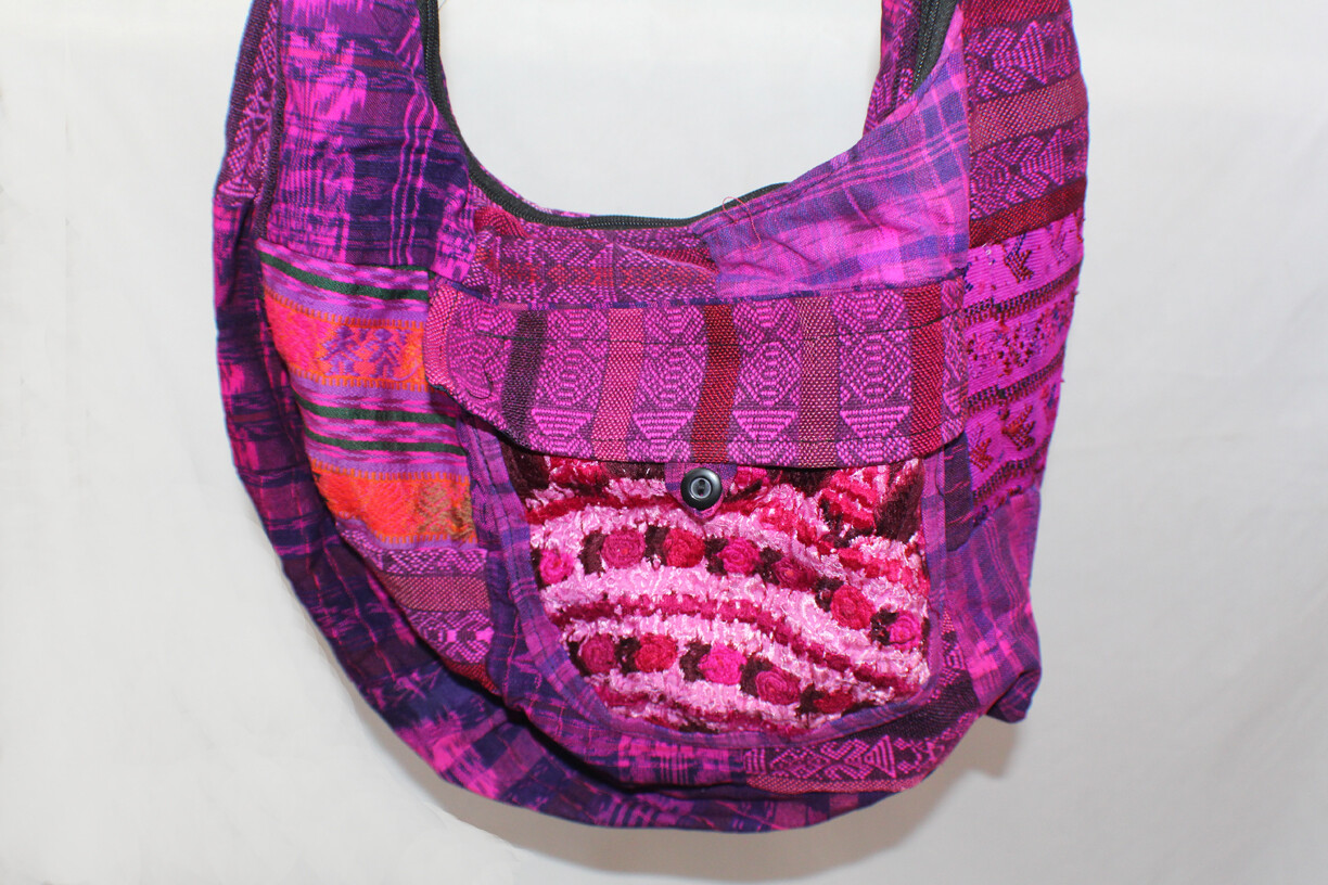 BEAUTIFUL HANDMADE NICARAGUAN TAPESTRY PURSE