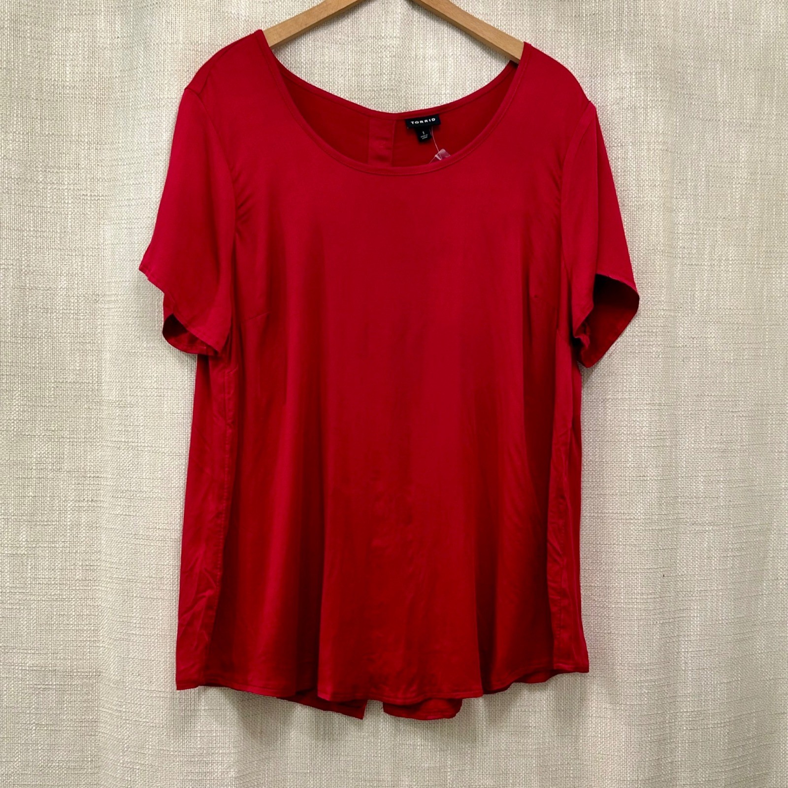 Torrid Women’s 1X Abbey Challis Red Button Down Back Red Short Sleeve Blouse NEW