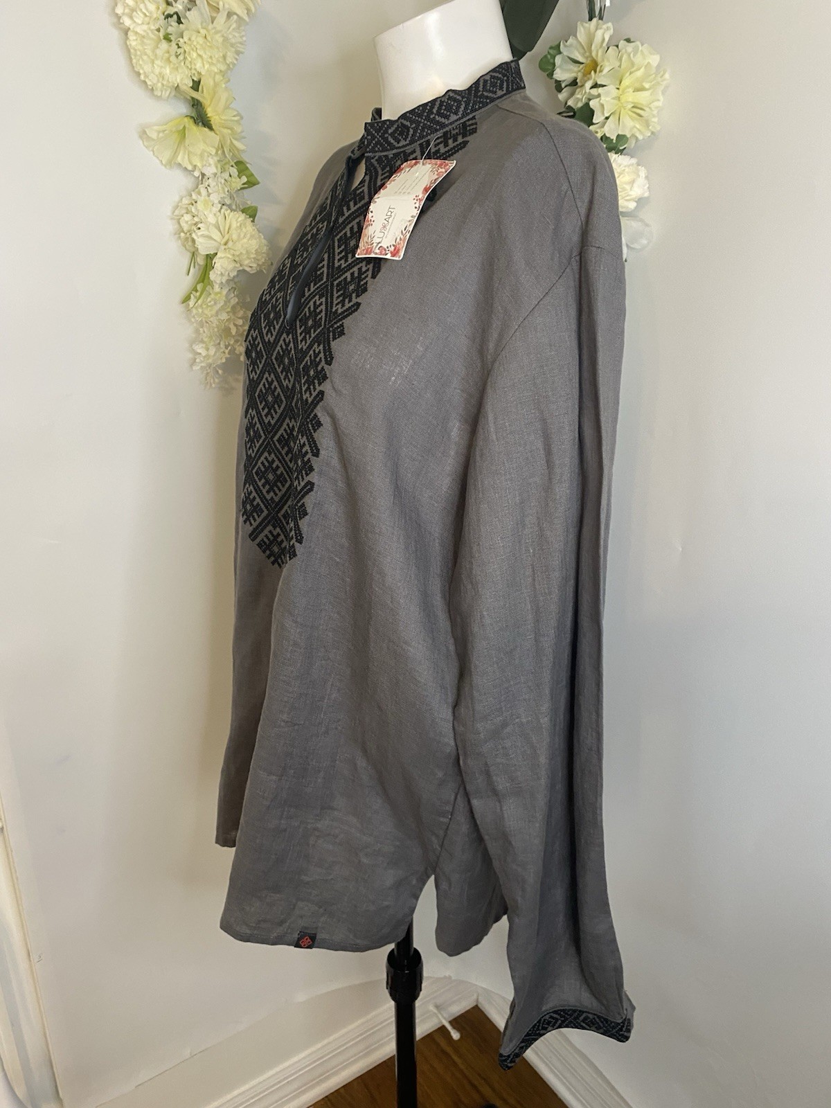 Vyshyvanka Men Women Ukrainian Embroidery Embroidered Tunic 17.5 Gray Linen NWT