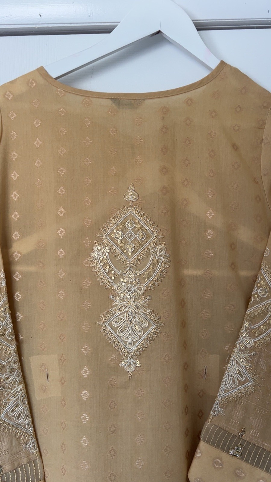 Sapphire casual 3 piece ready to wear shalwar kameez for sale!