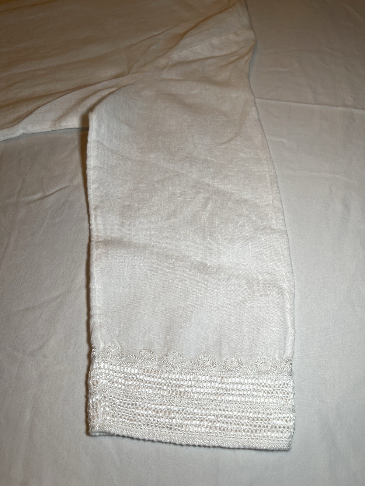 Soft Surroundings Women’s White Linen Embroidered Kurta Medium Made in India