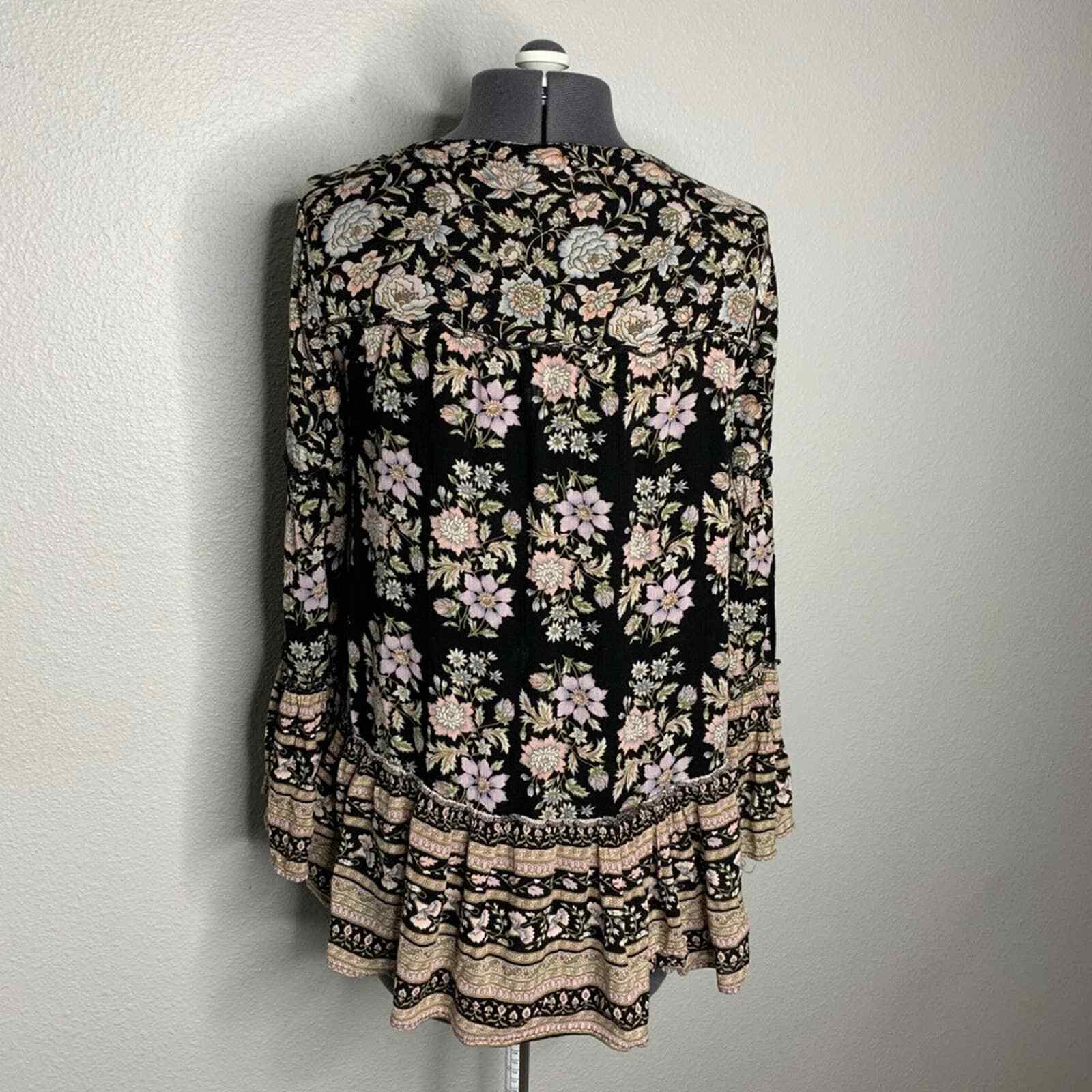 American Eagle floral peasant top xs