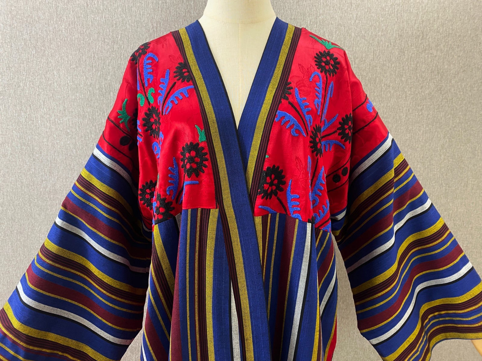 Vintage Uzbek Suzani Chapan Robe Jacket Embroidered OOAK Boho Ethnic Coat Kimono