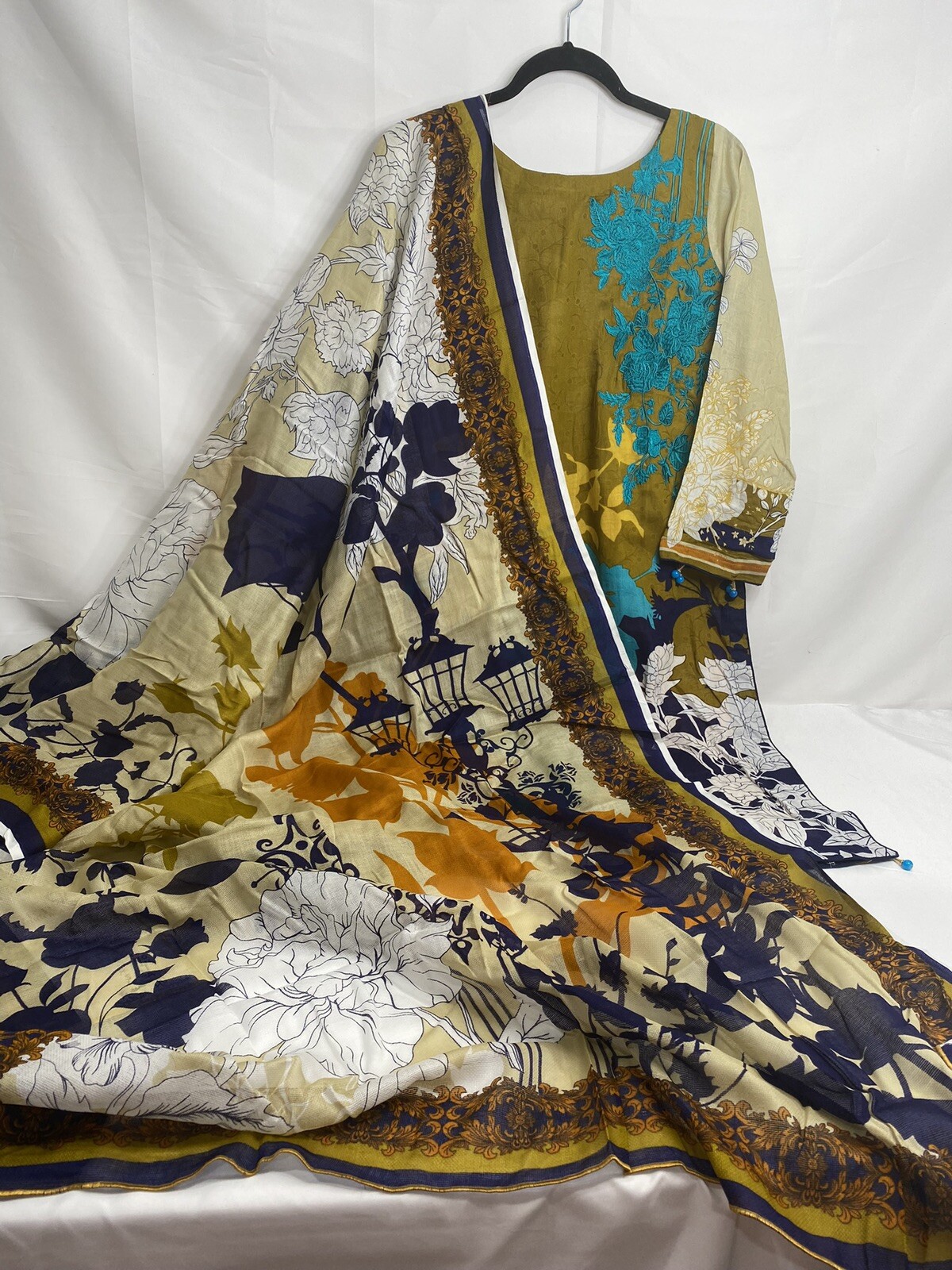 Printed Embroidery Cotton Net Jacquard Kameez Shalwar Lawn Dupatta Bust 40 Pakis