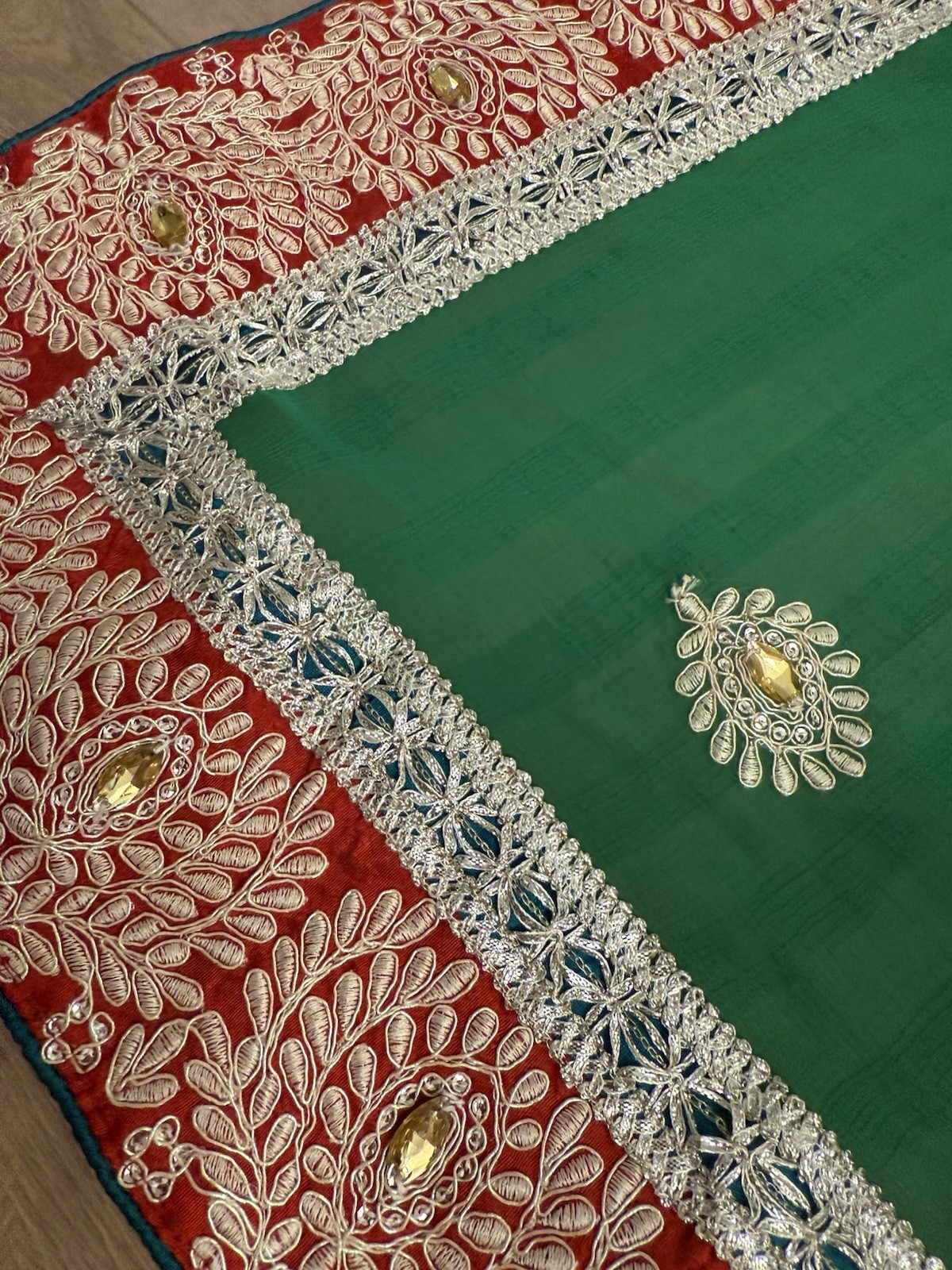 Handmade HEAVYWORK Green Red Embroidery Wedding Saree Sari Dupatta 2 Piece As Is