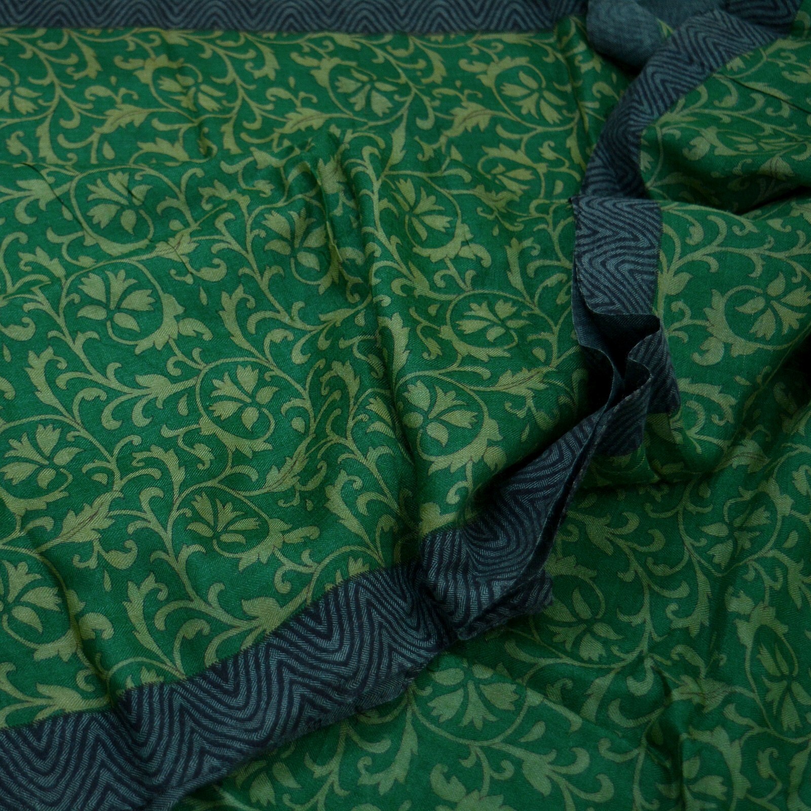 Vintage Sari Green Pure Woolen Woven Printed Sarees Soft Warm Craft Fabric 6Yd