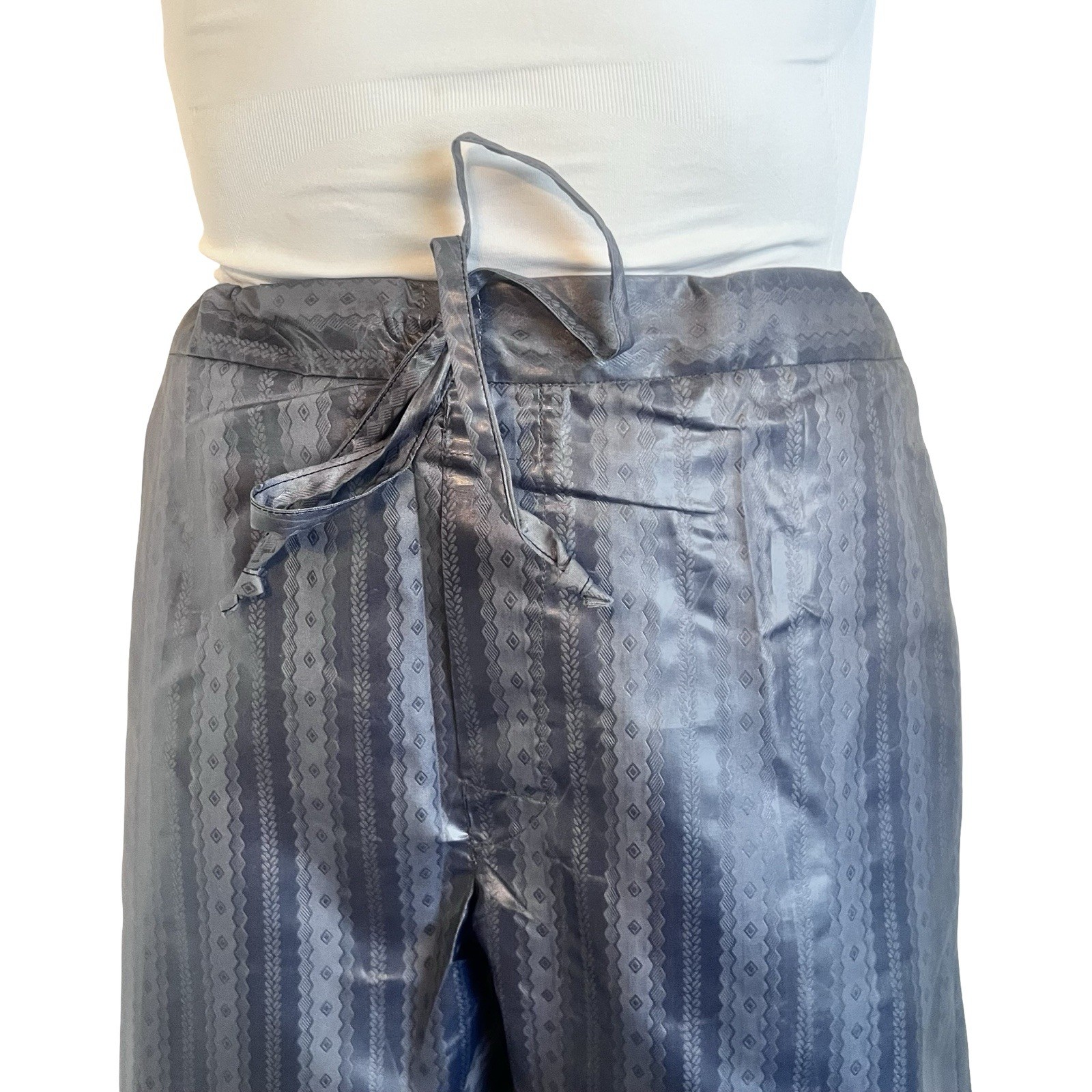 Gray African Men Two-Piece Shirt & Pants Dashiki Outfit ￼