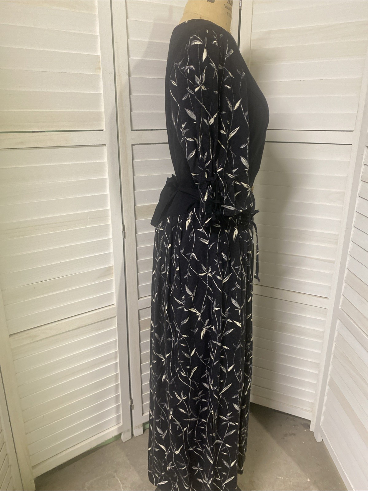 VTG Black Viscose Floral German Bavarian Long Dirndl Dress Oktoberfest Large