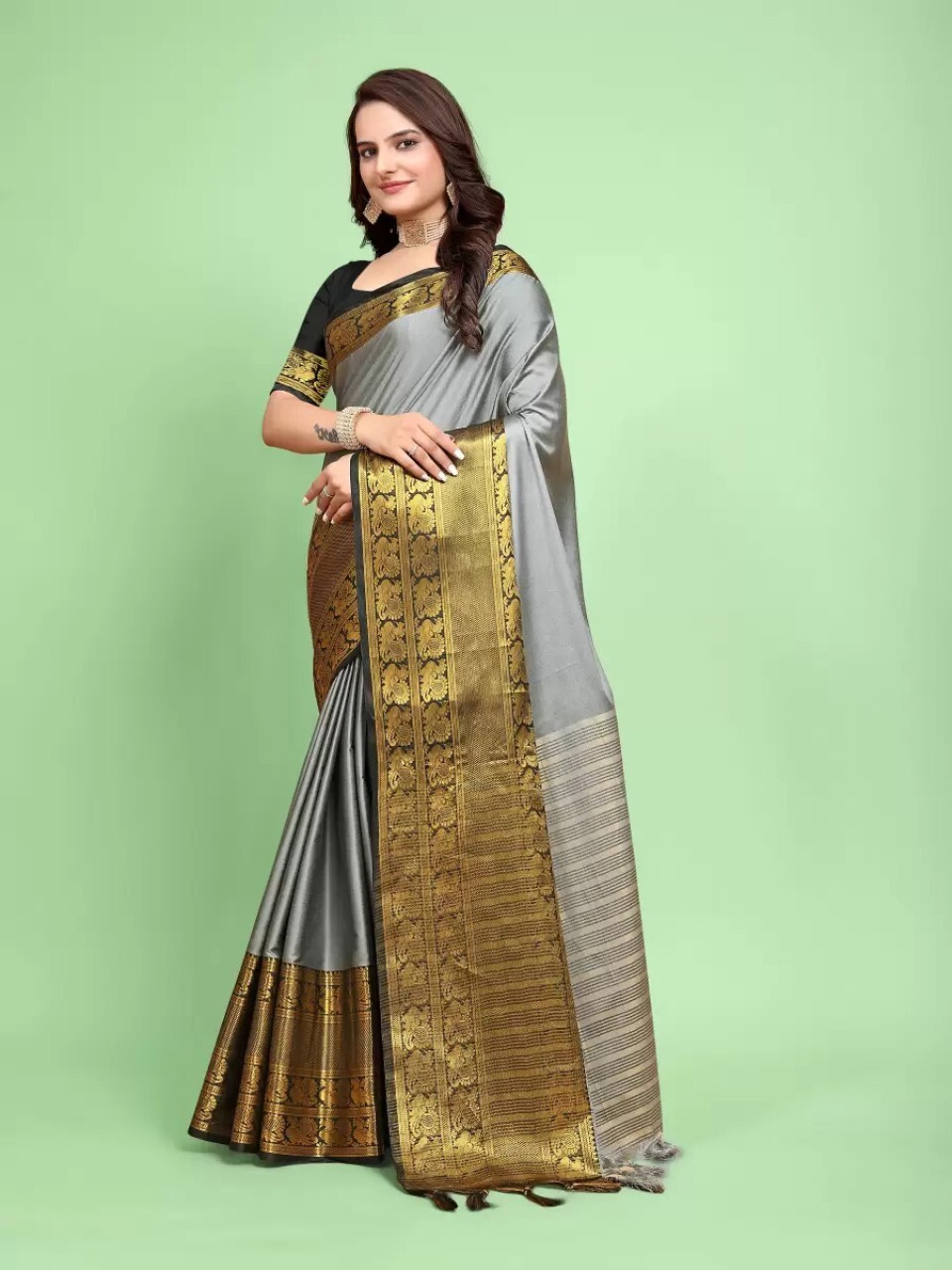Woven Kanjivaram Jacquard, Pure Silk Saree (Grey)