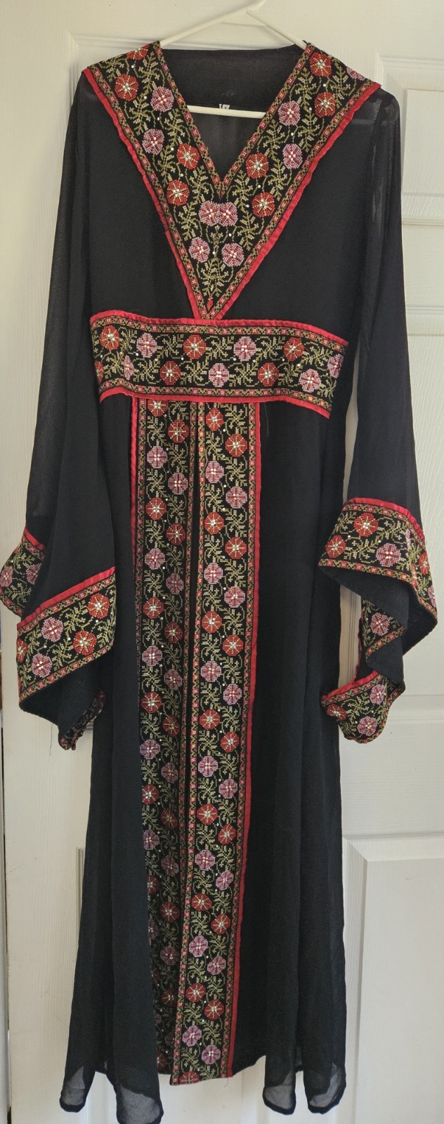 Palestinian Throbe Gorgous With Slit Front BIG Beautiful Sleeves