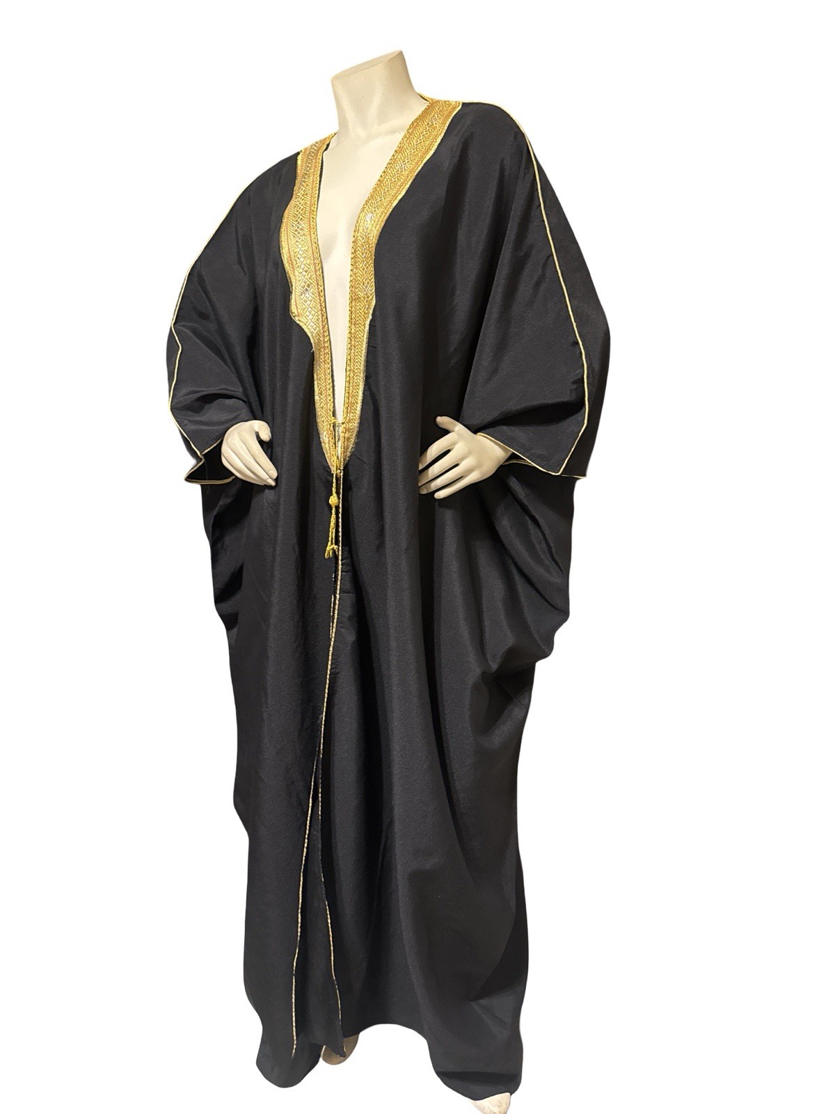 Black Bisht Cloak Gold Trim Arab Kaftan Abaya Sheikh Robe Mid Weight Polyester