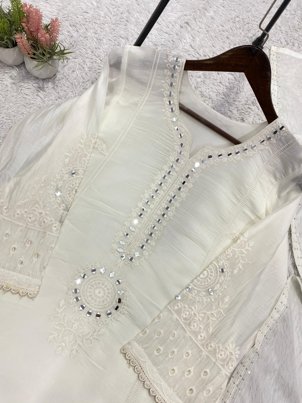 Stylish Mal Chanderi White Top Palazzo With Dupatta For Indian Function Wear