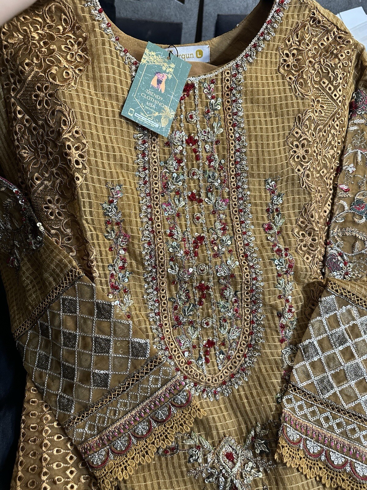 ⭐️ZARQUN BRAND PREMIUM⭐️ – PRETTIEST FORMAL CRUNDI/KHAADI NET 3 PC Suit – $95