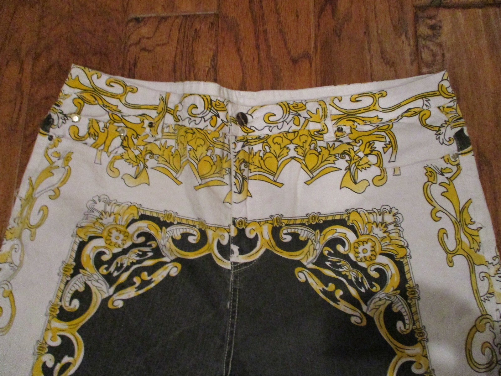 White Jean w/black & gold 97% Cotton 3% Spandex Size 40 Mexican Parties Wedding