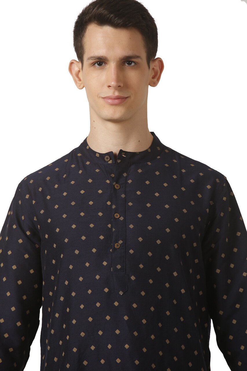 In-Sattva Men’s Mandarin Collar Micro Dobby Fine Print Navy Blue Kurta Tunic