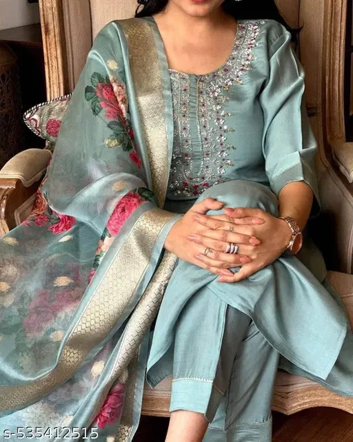 Women’s Kurti Set