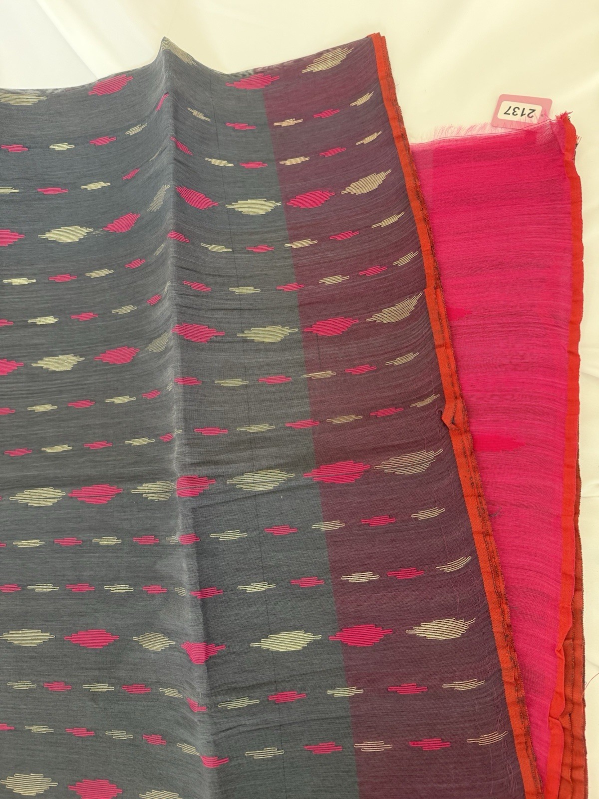 NEW, Handmade, Original Dhakai Jamdani Saree ( item#L2137 ) Only $29