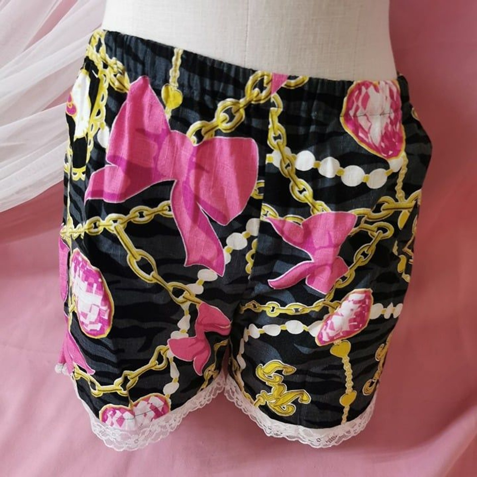 Hello Kitty Outfit Size Small Rare Black/Pink Lace Chains Ribbon Top Shorts Set