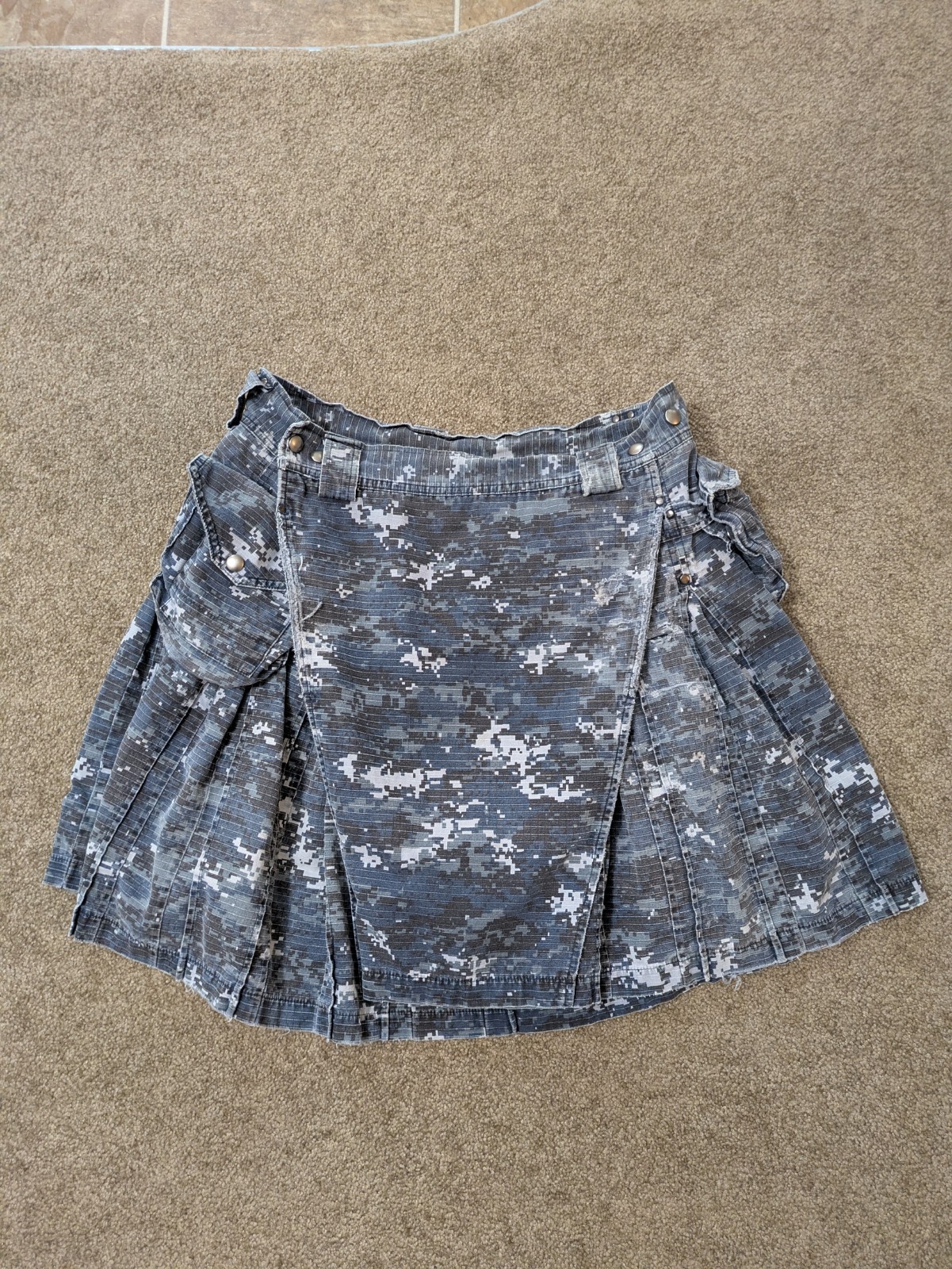 Stumptown Kilt Mens 36 Waist Digital Camo Utility Heavily Frayed Worn Thrashed