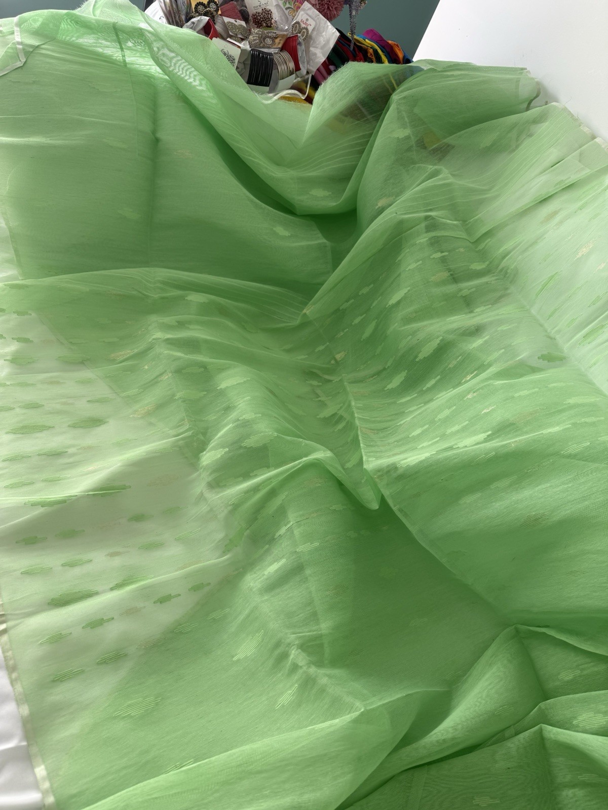 NEW, Handmade, Original Dhakai Jamdani Saree ( item#L2139 ) Only $29