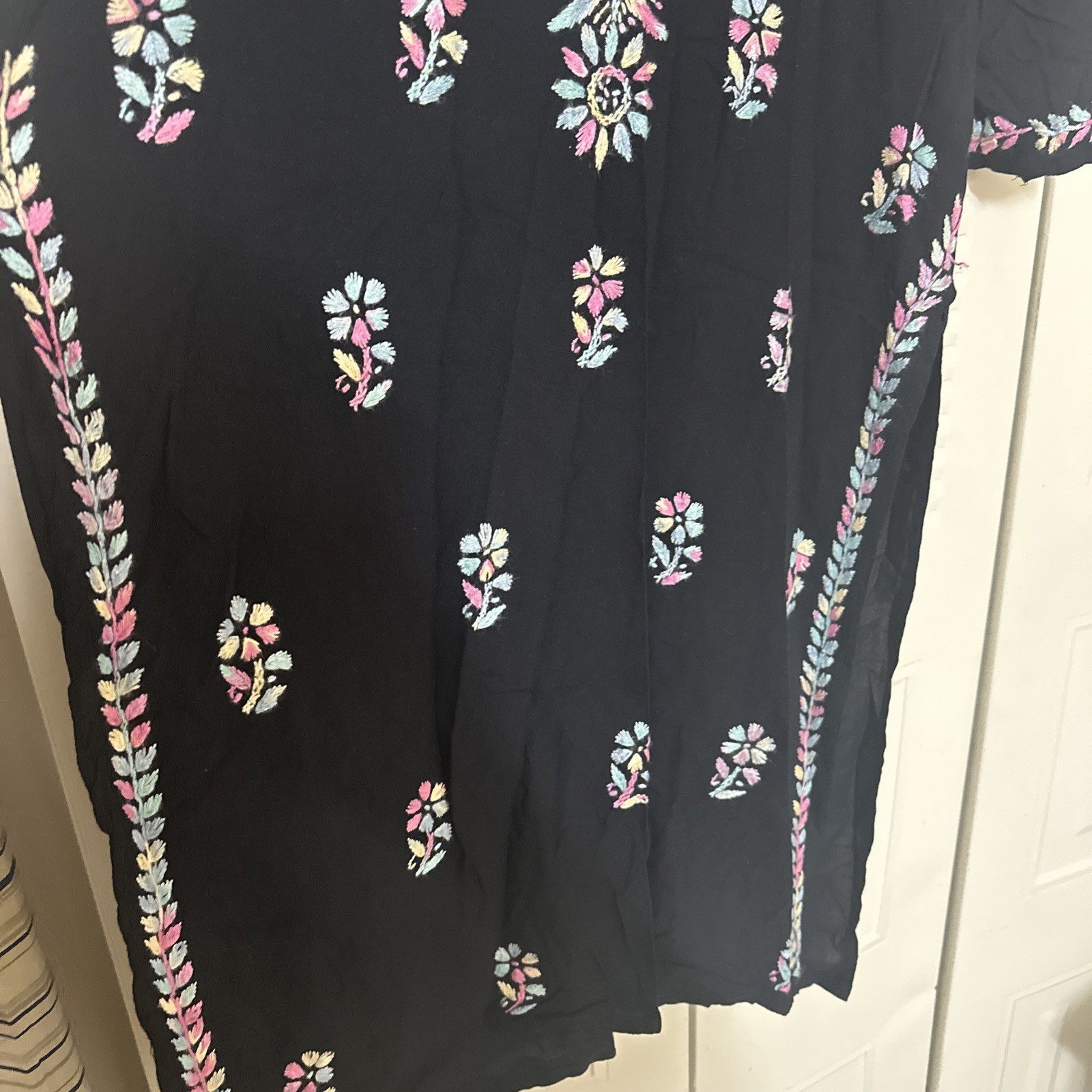 Pakistani Indian Women Long Heavy Multi Color Thread Work Kurti Black Size L