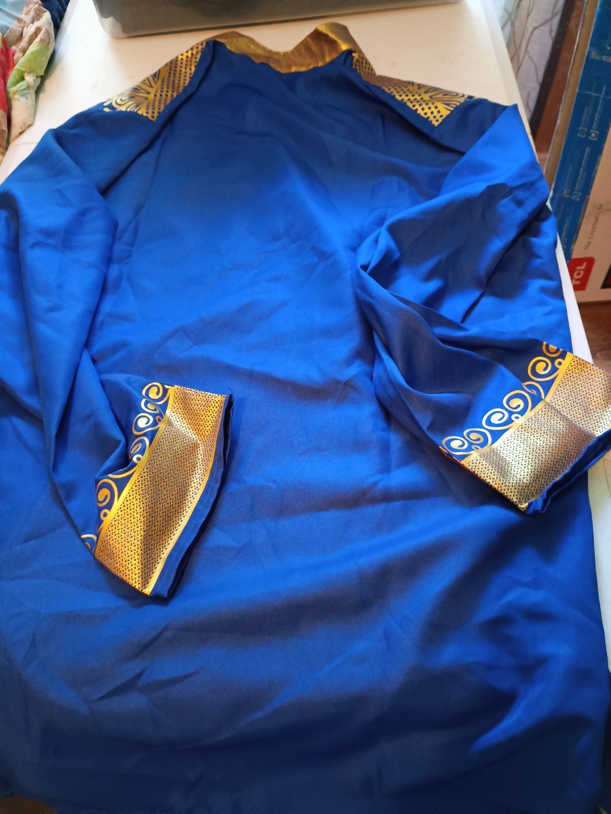 LucMatton Men’s X-Large Long Sleeve Royal Blue and Gold Print Traditional Tunic