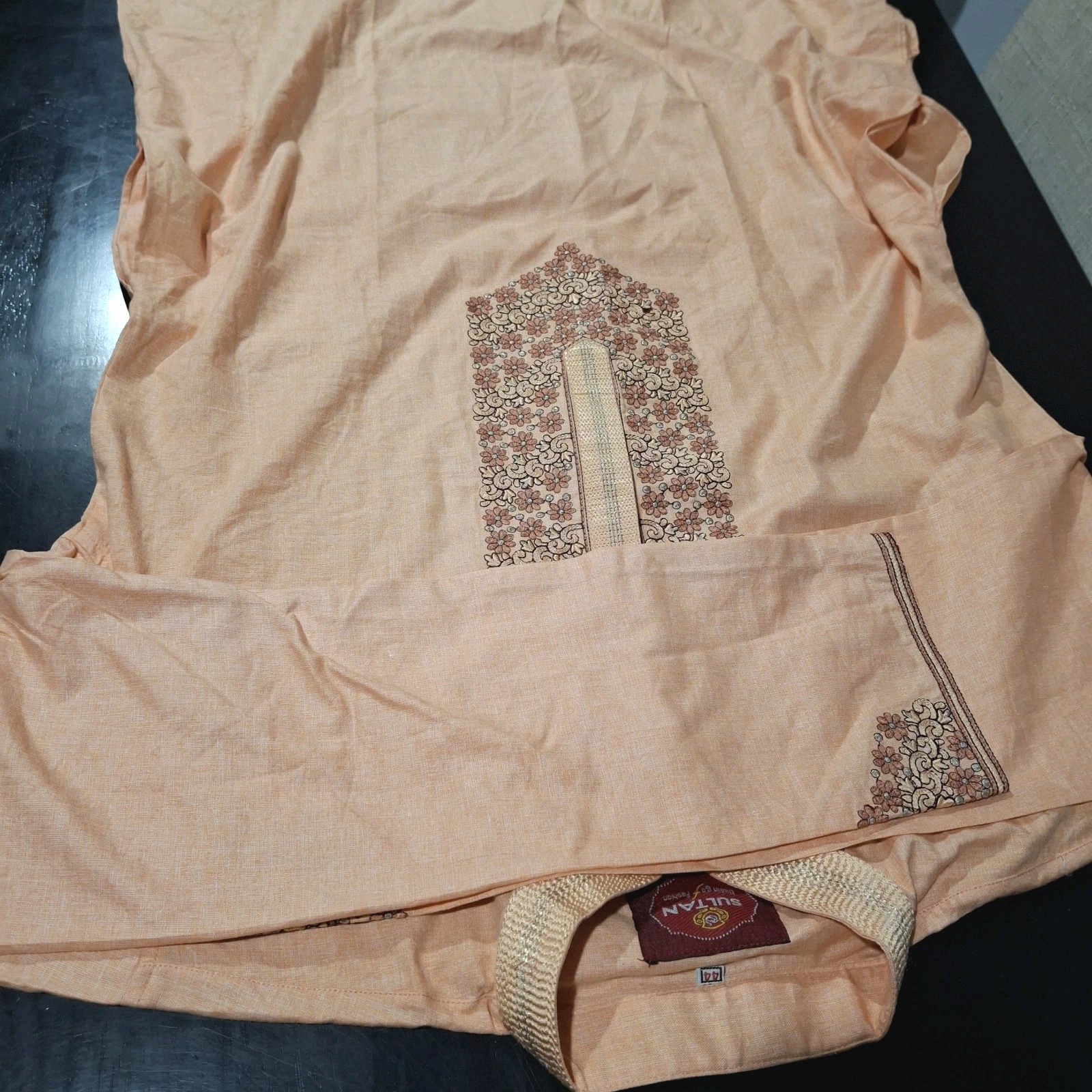 Sultan Men’s Peach Embroidered Kurta Size 44 XL Indian Wedding Festive Tunic