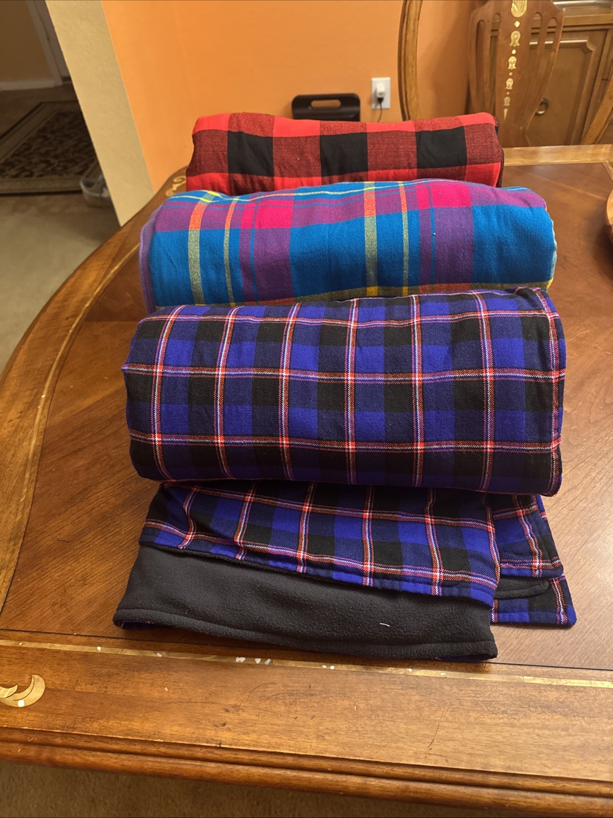 Checked maasai shuka/throw blanket/sarong/picnic blanket/traditional clothing