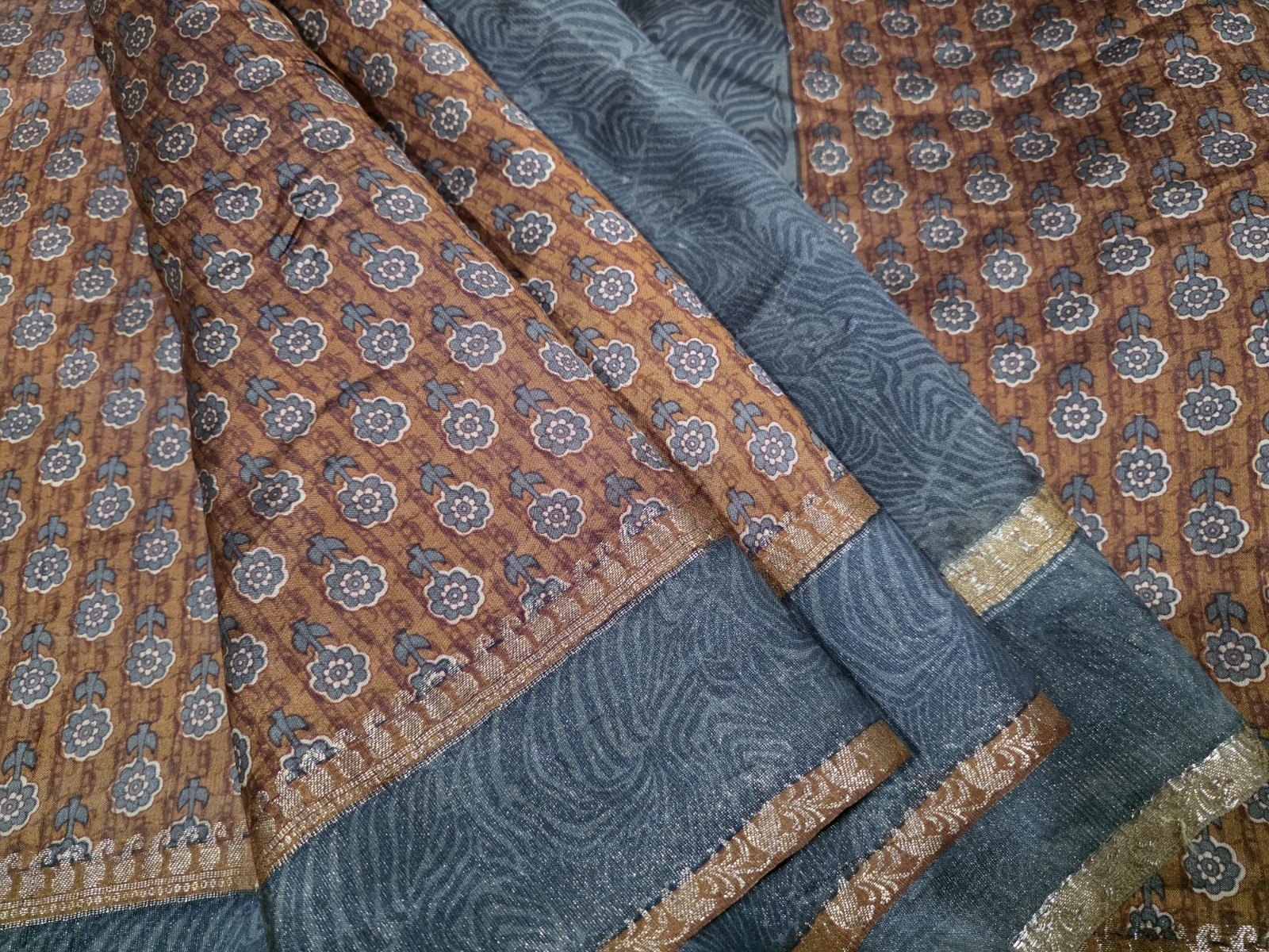 Vintage Silk Saree, 100% Pure Silk Fabric, 5 Yards Ethnic Indian Printed Sari