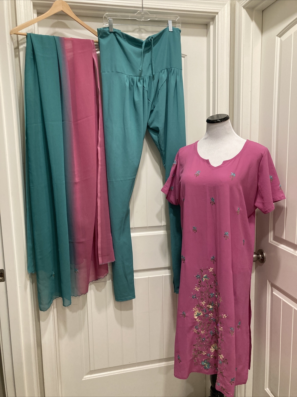 Beautiful Pink Turquoise Embroidered Unlined Tunic 3 pc Salwar Kameez No Size