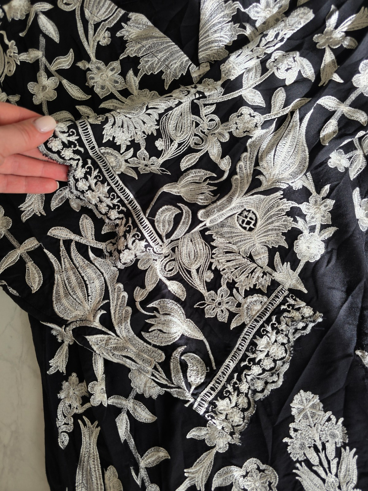 Khaadi Women’s Black Tunic Dress Size 14 – Floral Embroidered Kurta Top